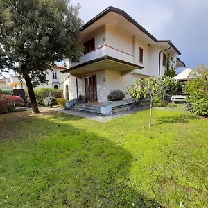 https://accogliente-villetta-bi-familiare.it-tuscanyhotel.com