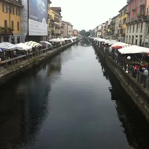 https://lovelyloft-navigli-gelsomino.italymilanhotels.net